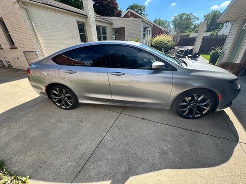 Used 2015 Chrysler 200 S w/ Navigation & Sound Group I FWD image 2