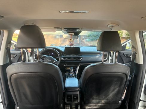 Used 2023 Kia Seltos S w/ Navigation Package image 9