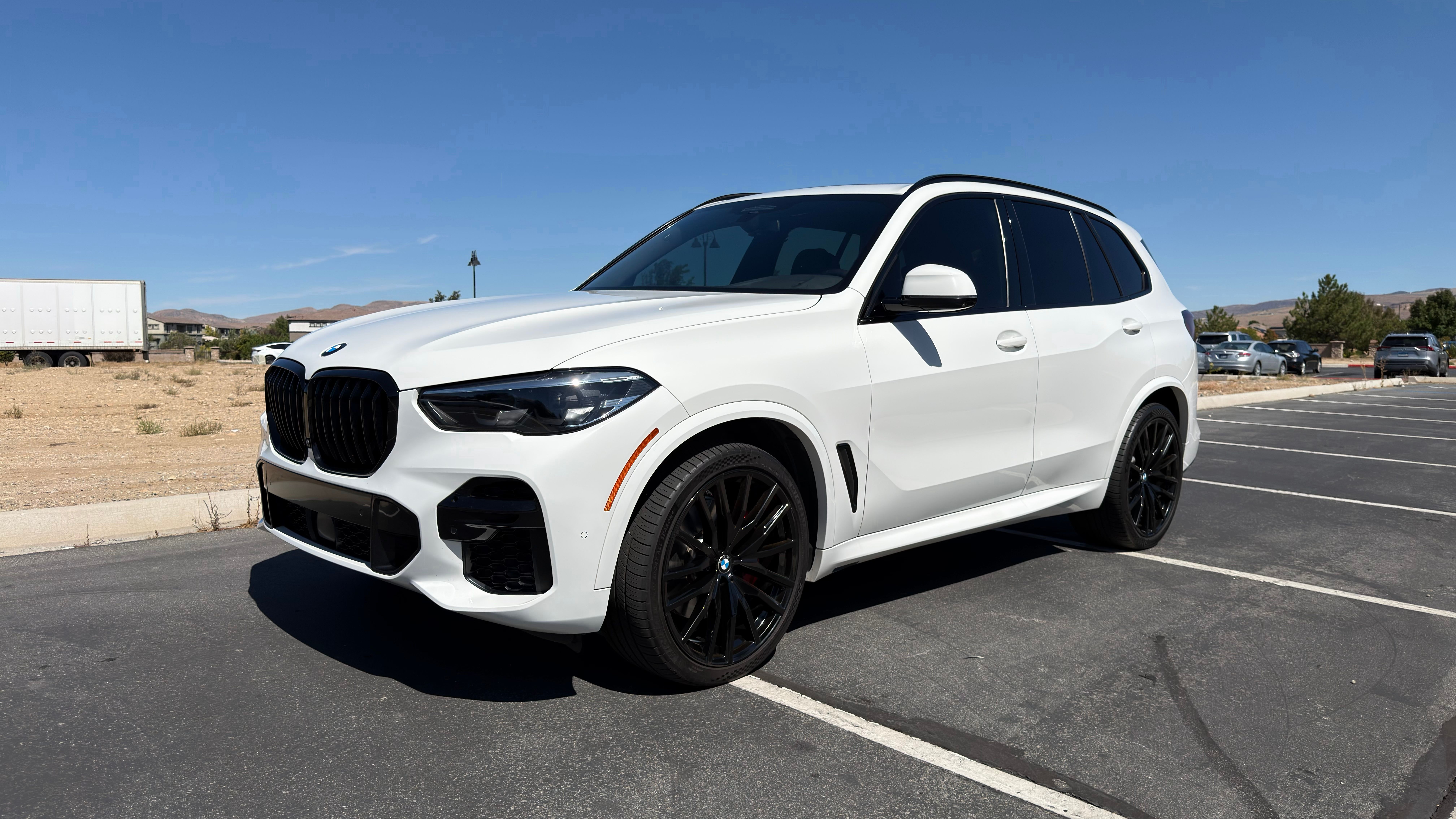 Used 2022 BMW X5 xDrive40i w/ M Sport Package AWD/4WD image 1