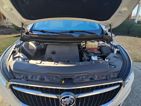 Used 2019 Buick Enclave Essence image 5