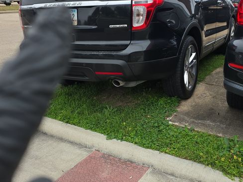 Used 2015 Ford Explorer Limited image 9