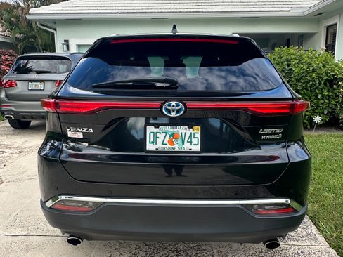 Used 2021 Toyota Venza Limited AWD/4WD image 5