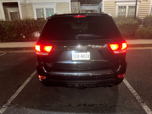 Used 2011 Jeep Grand Cherokee Overland image 19