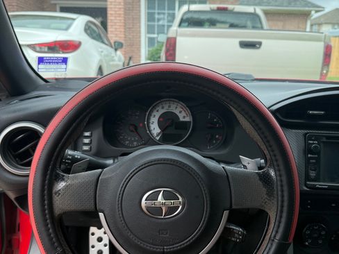 Used 2015 Scion FR-S RWD image 6