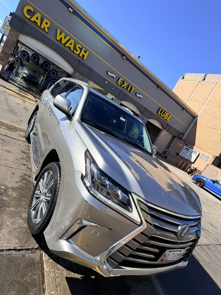 Used 2016 Lexus LX 570 4WD w/ Luxury Package image 11