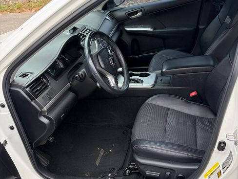Used 2012 Toyota Camry SE FWD image 8