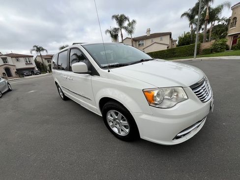 Used 2012 Chrysler Town & Country Touring w/ Entertainment Group #1 image 6
