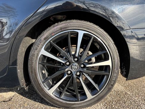 Used 2018 Toyota Camry XSE image 17