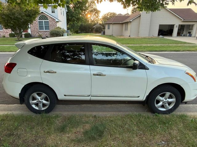 Used 2012 Nissan Rogue S w/ Special Edition Pkg FWD image 2