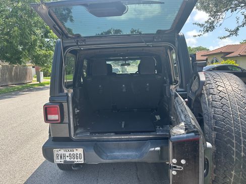 Used 2022 Jeep Wrangler Unlimited Sport AWD/4WD image 12