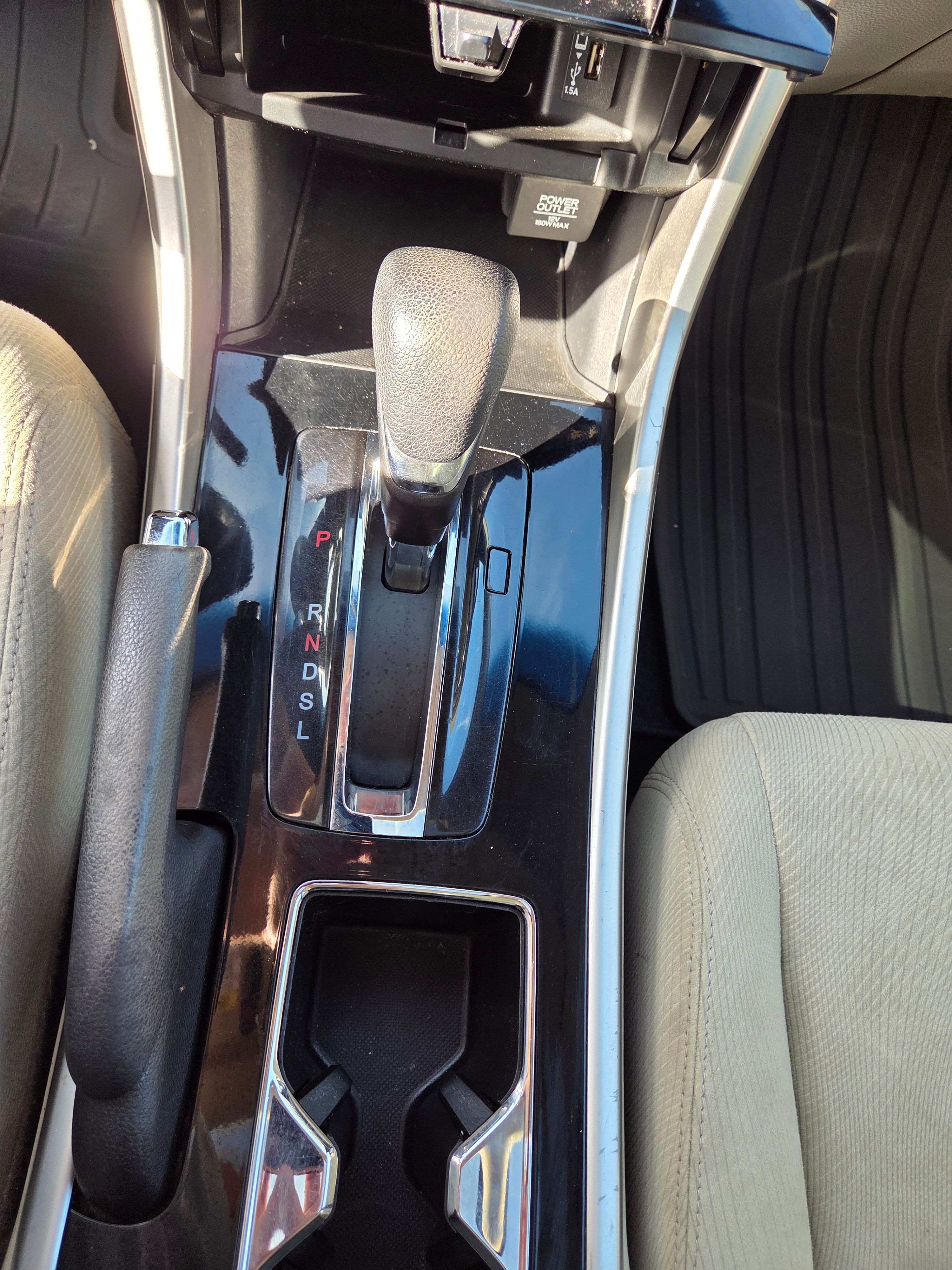 Used 2017 Honda Accord EX image 8