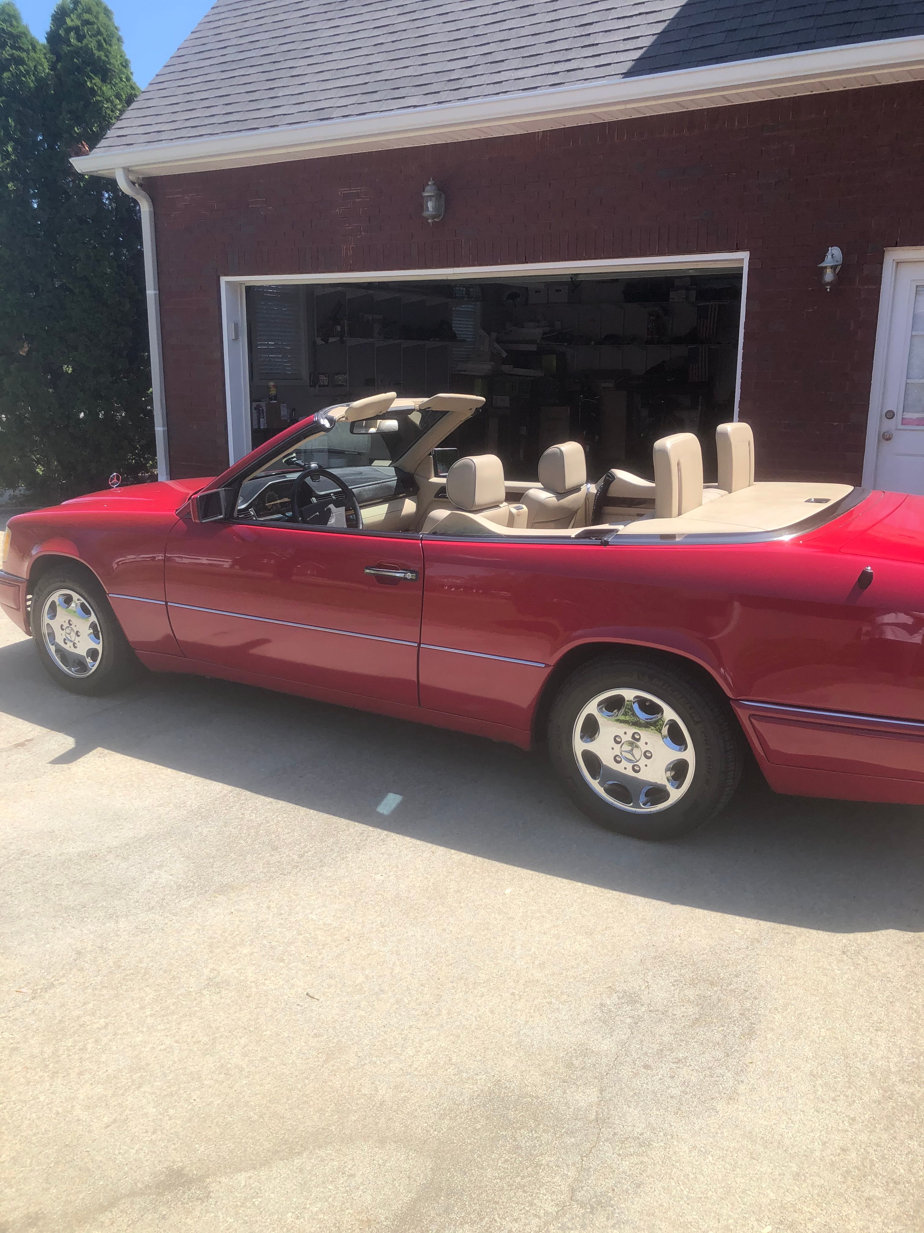 Used 1995 Mercedes-Benz E 320 Convertible image 9