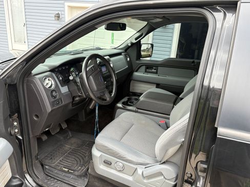 Used 2013 Ford F150 XLT w/ Luxury Equipment Group image 2