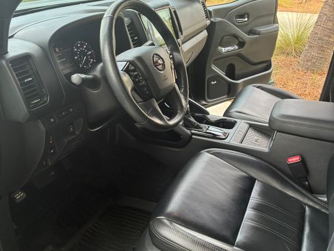 Used 2022 Nissan Frontier PRO-4X w/ Pro-4X Premium Package AWD/4WD image 14
