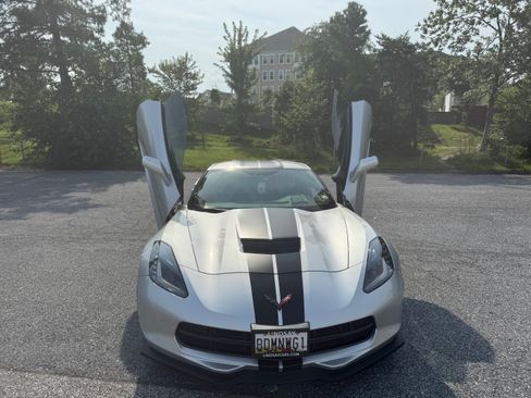 Used 2019 Chevrolet Corvette Stingray Coupe w/ 2LT Preferred Equipment Group image 9