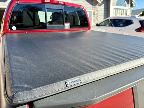 Used 2019 Nissan Frontier SV image 11