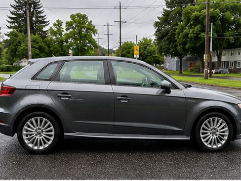 Used 2016 Audi A3 e-tron Premium w/ Audi MMI Navigation Plus FWD image 4