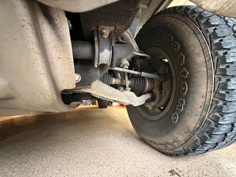 Used 2003 HUMMER H2 w/ Preferred Equipment Group image 17