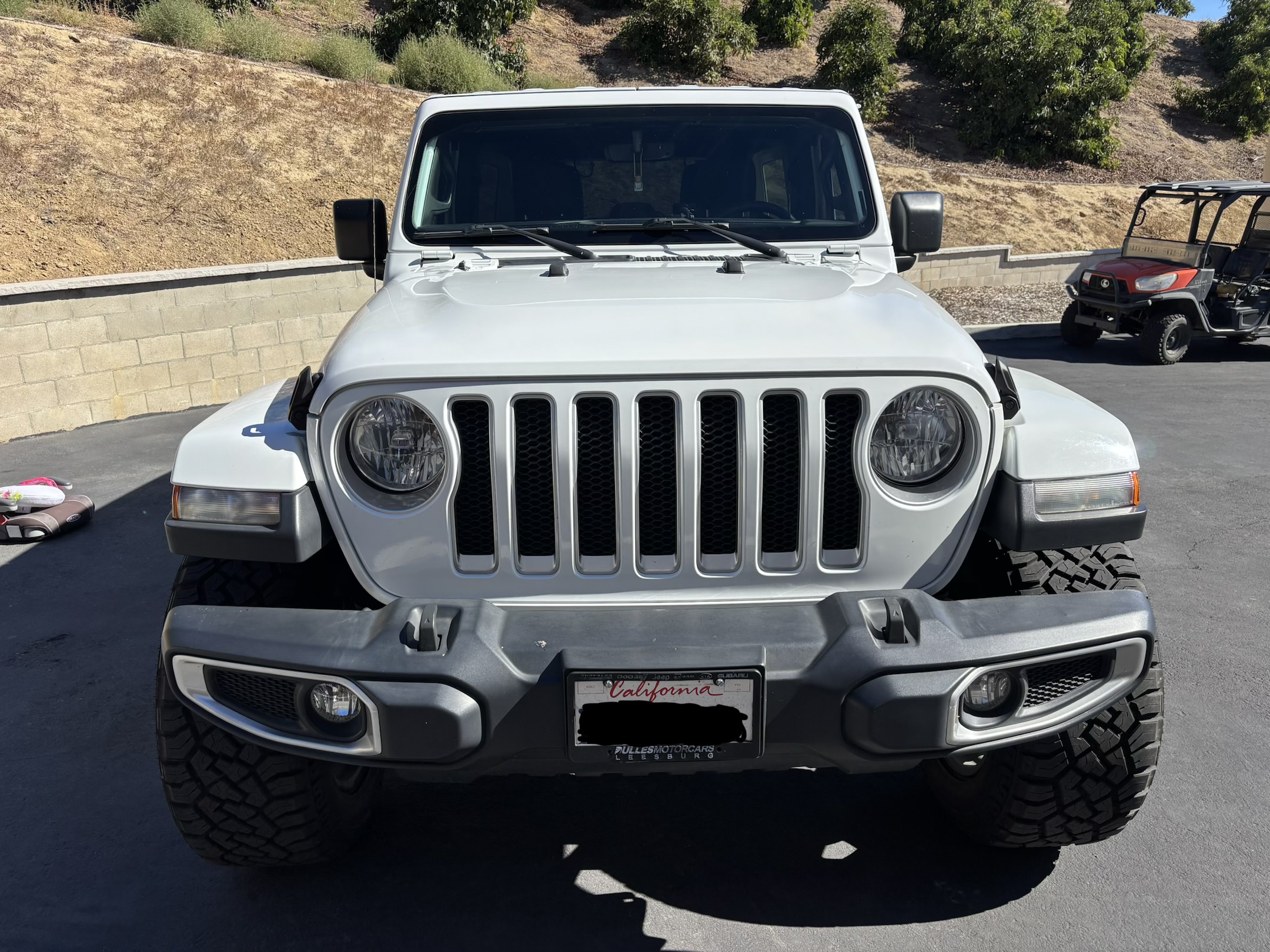 Used 2018 Jeep Wrangler Unlimited Sahara w/ Dual Top Group AWD/4WD image 4