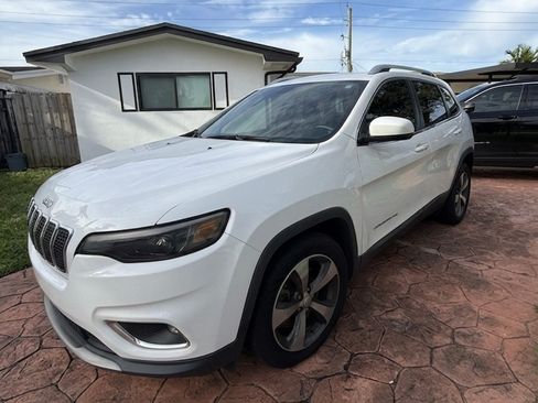Used 2019 Jeep Cherokee Limited FWD image 9