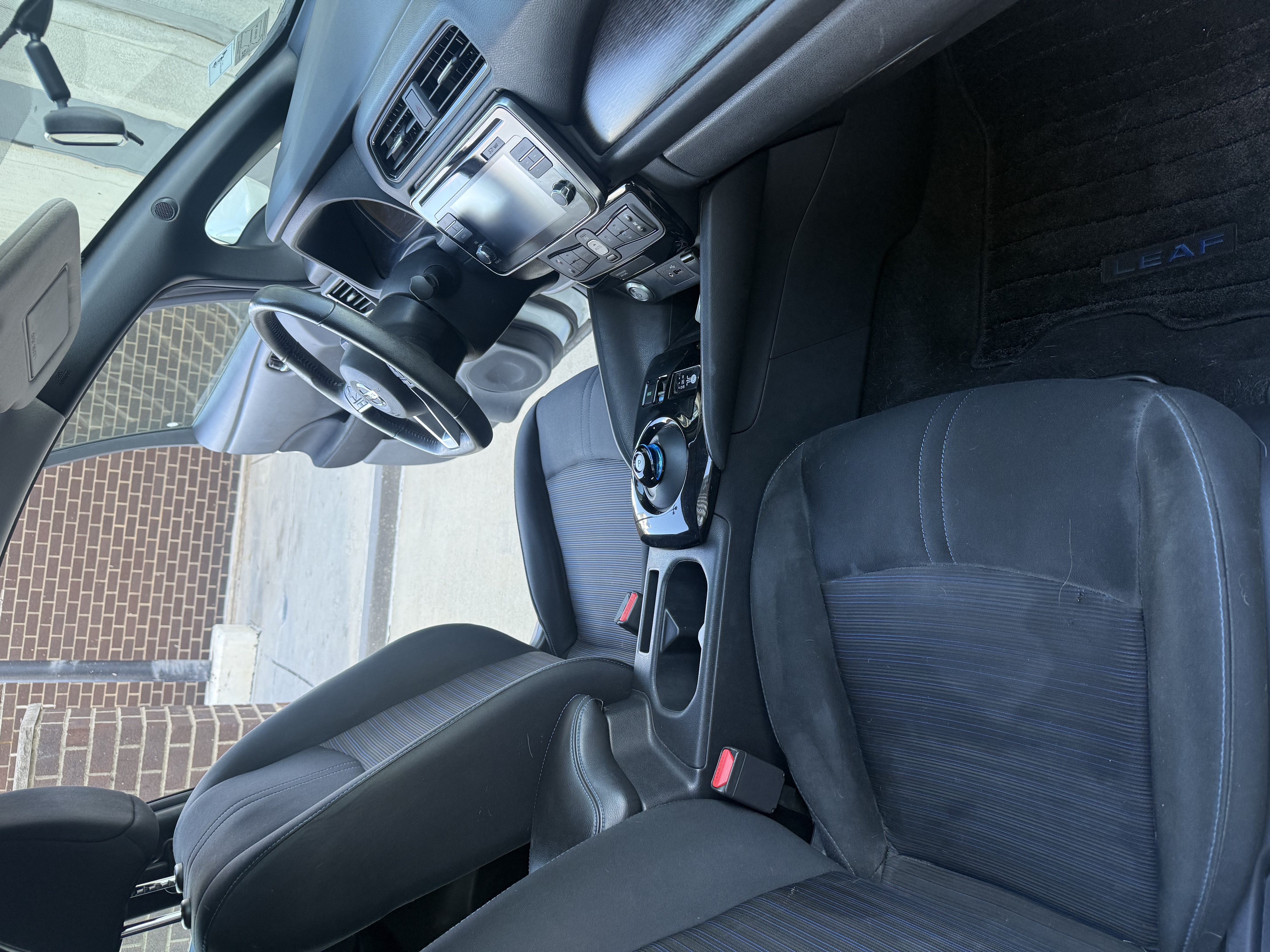 Used 2019 Nissan Leaf SV FWD image 9
