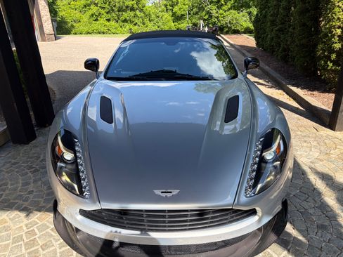 Used 2018 Aston Martin Vanquish S RWD image 6