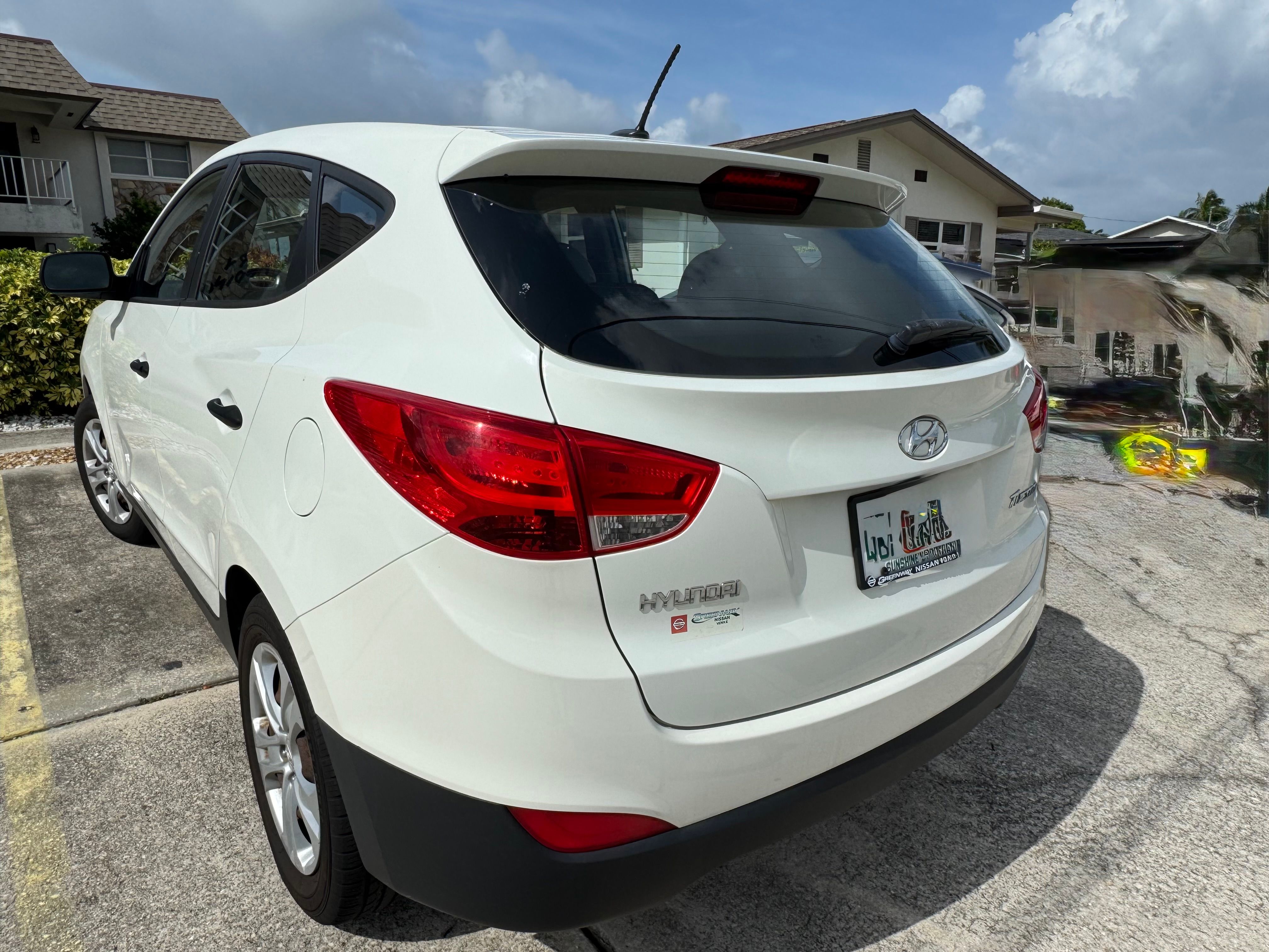 Used 2010 Hyundai Tucson GLS FWD image 7