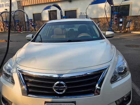 Used 2015 Nissan Altima 2.5 SL w/ Moonroof Package FWD image 5