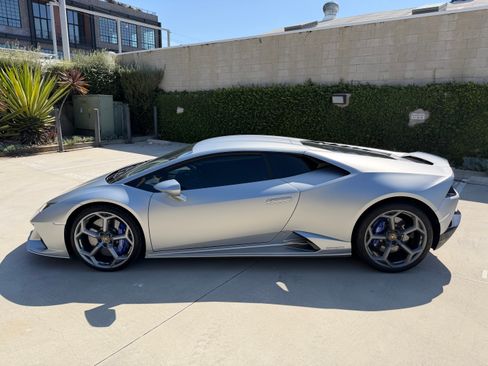 Used 2020 Lamborghini Huracan EVO AWD/4WD image 8