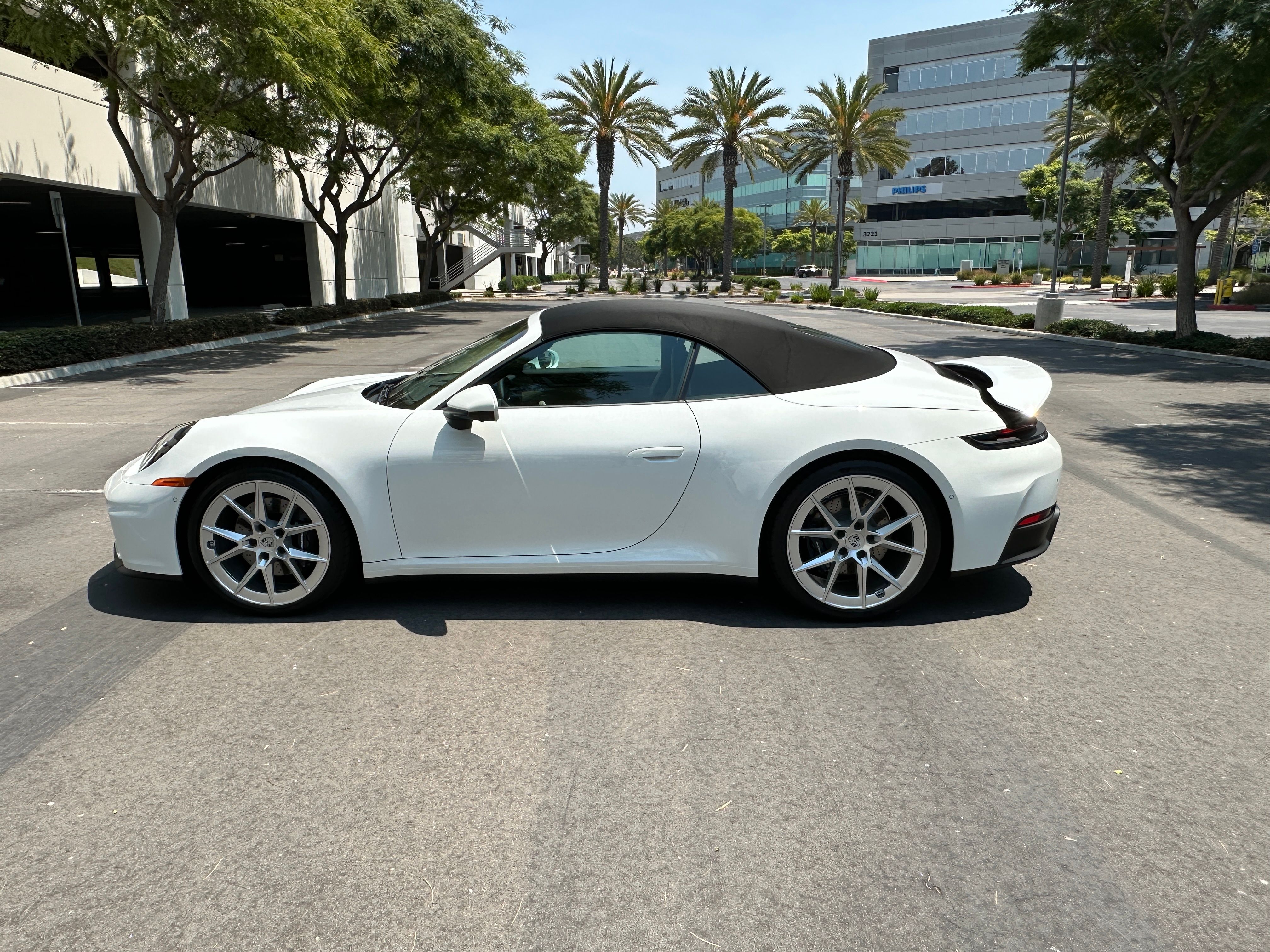 Used 2025 Porsche 911 Carrera RWD image 8