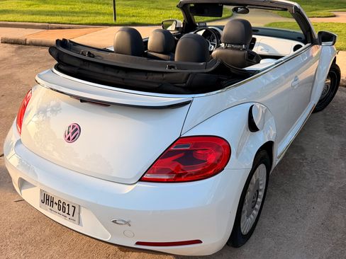 Used 2015 Volkswagen Beetle 1.8T FWD image 30