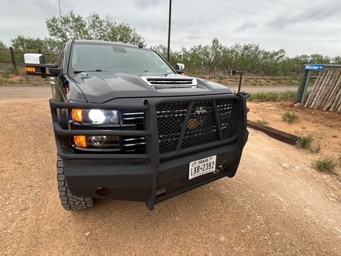 Used 2019 Chevrolet Silverado 2500 LTZ w/ Duramax Plus Package image 9