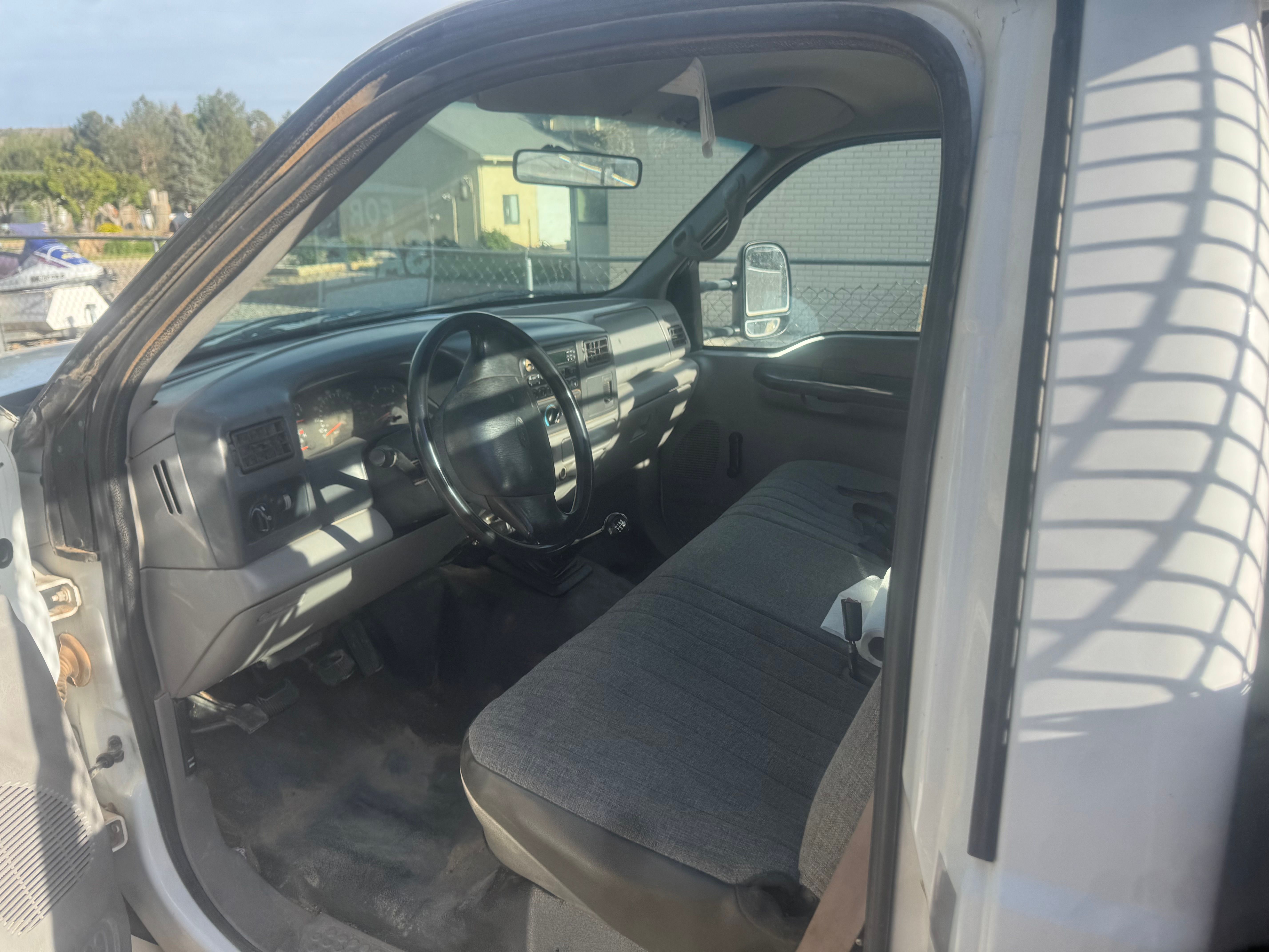 Used 2000 Ford F450 2WD Regular Cab Super Duty image 2