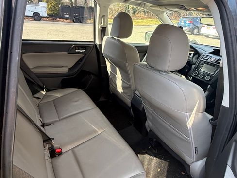 Used 2014 Subaru Forester 2.5i Limited image 9