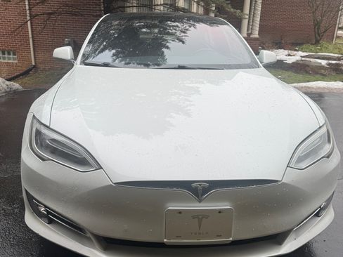Used 2018 Tesla Model S 75D image 2