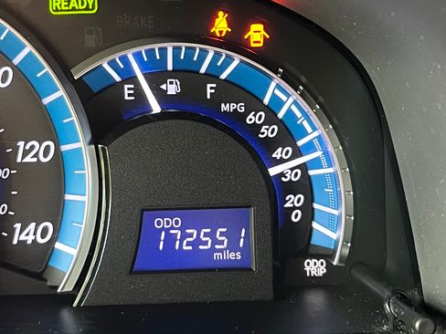 Used 2013 Toyota Camry XLE w/ Leather Pkg FWD image 6