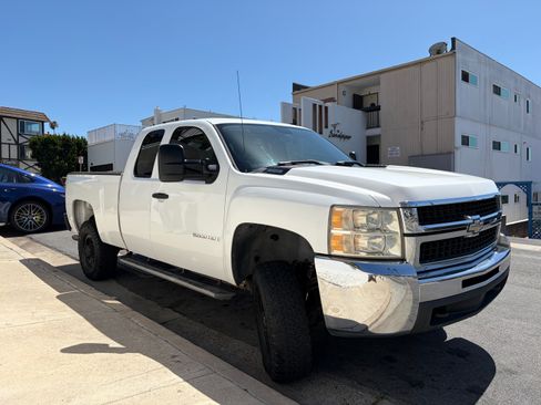 Used 2008 Chevrolet Silverado 2500 W/T AWD/4WD image 9