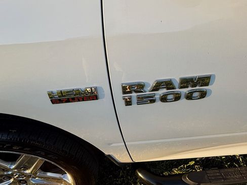 Used 2013 RAM 1500 R/T w/ Remote Start & Security Group image 10