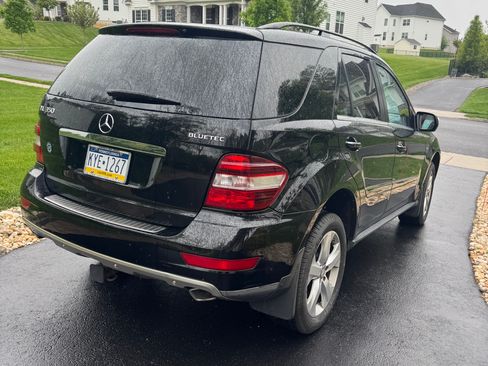 Used 2010 Mercedes-Benz ML 350 BlueTEC 4MATIC image 5