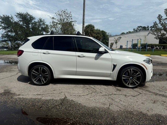 Used 2018 BMW X5 M w/ Executive Package AWD/4WD image 4