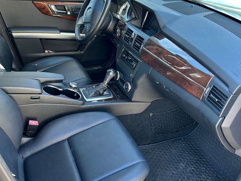 Used 2011 Mercedes-Benz GLK 350 4MATIC image 8