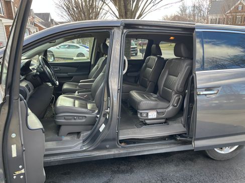 Used 2013 Honda Odyssey Touring Elite image 14