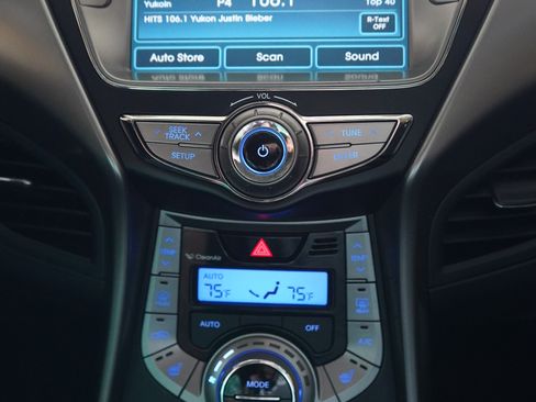 Used 2013 Hyundai Elantra Limited w/ Technology Pkg FWD image 12
