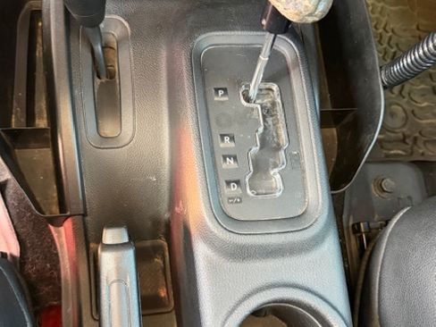 Used 2016 Jeep Wrangler Unlimited Rubicon image 13