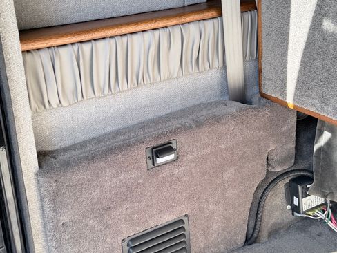 Used 1996 Ford E-150 and Econoline 150 RWD image 14