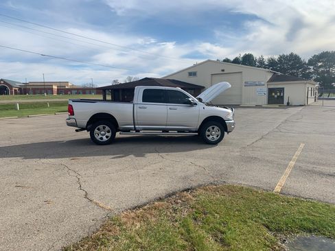 Used 2016 RAM 2500 Big Horn AWD/4WD image 4