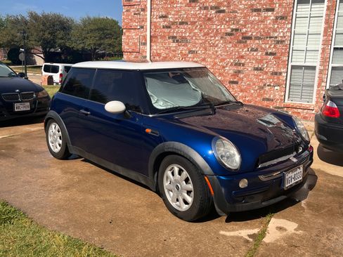 Used 2004 MINI Cooper Hardtop image 2