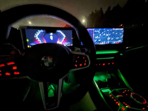 Used 2025 BMW M440i w/ Premium Package image 8