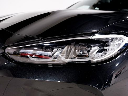 Used 2023 BMW M3 Sedan w/ Executive Package image 9