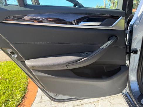 Used 2019 BMW 540i w/ Executive Package RWD image 15